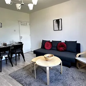 Stunning 2-bed Near London. London