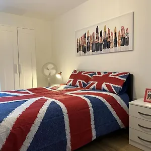 Modern, Large Independent With En-suite Bathroom In Private Owned London