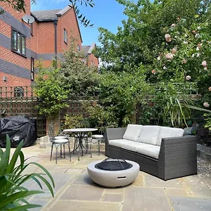 Stylish 1-bed London